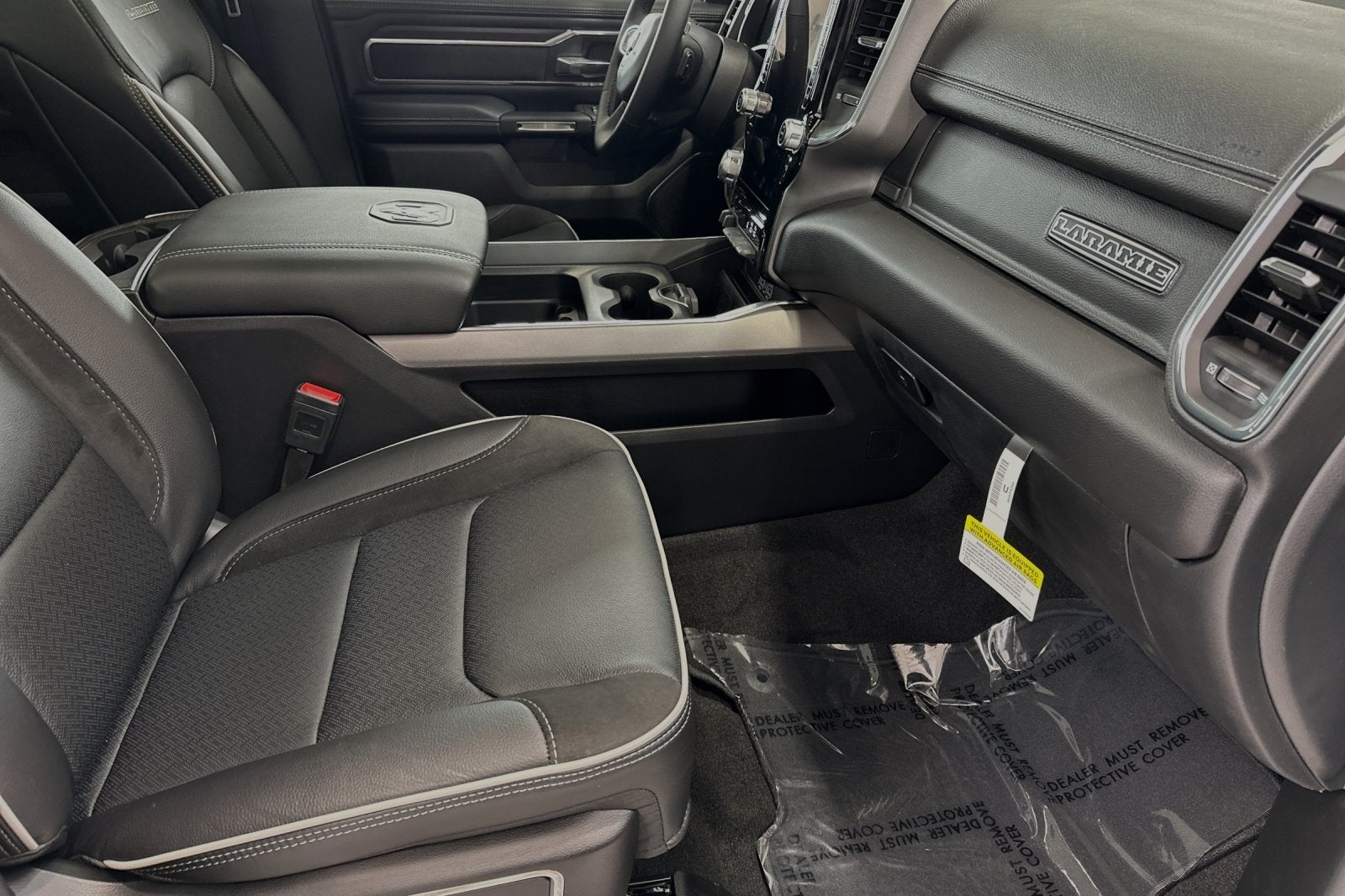 2025 RAM Ram 1500 RAM 1500 LARAMIE CREW CAB 4X4 5'7' BOX