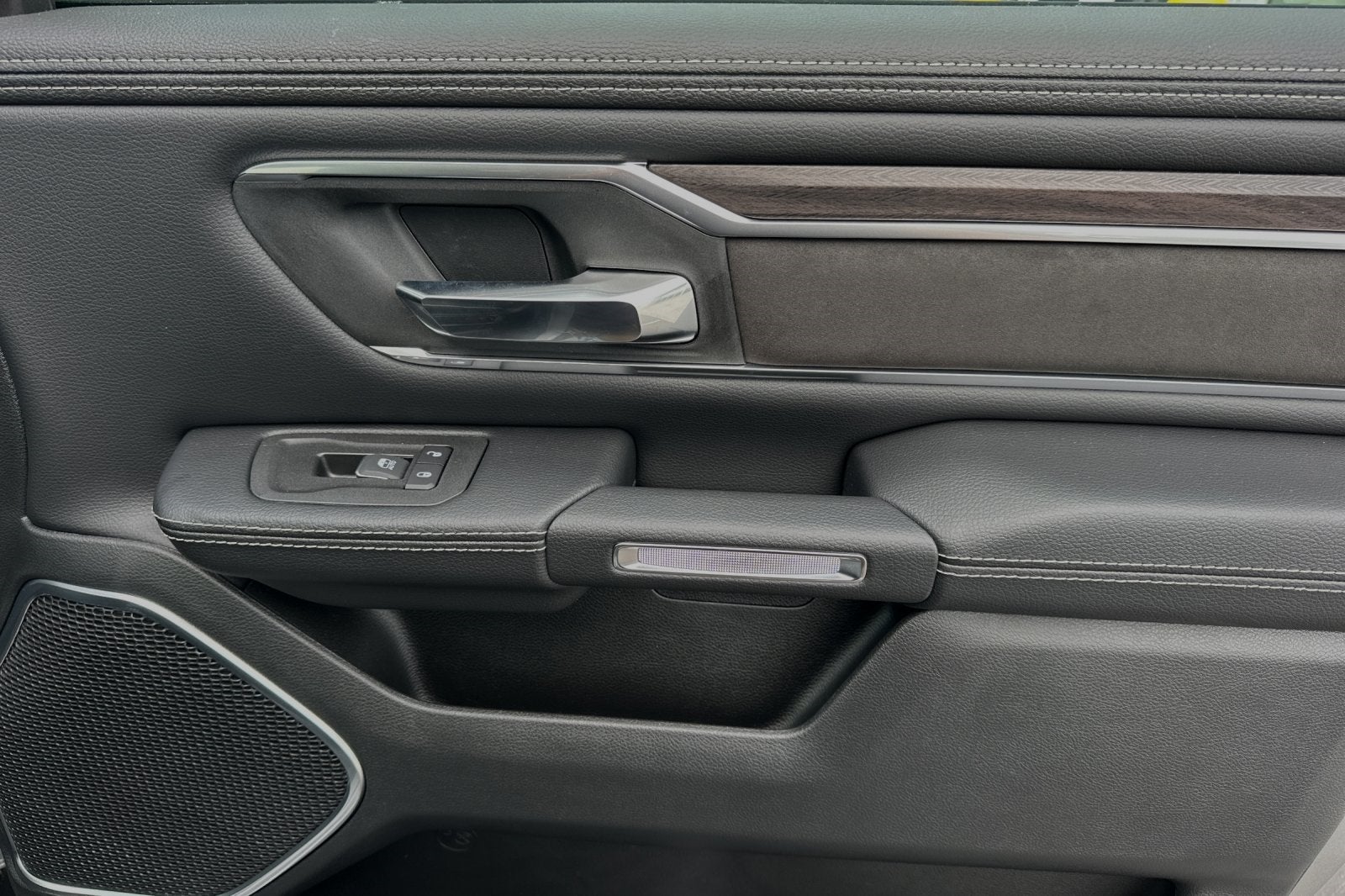 2025 RAM Ram 1500 RAM 1500 LARAMIE CREW CAB 4X4 5'7' BOX