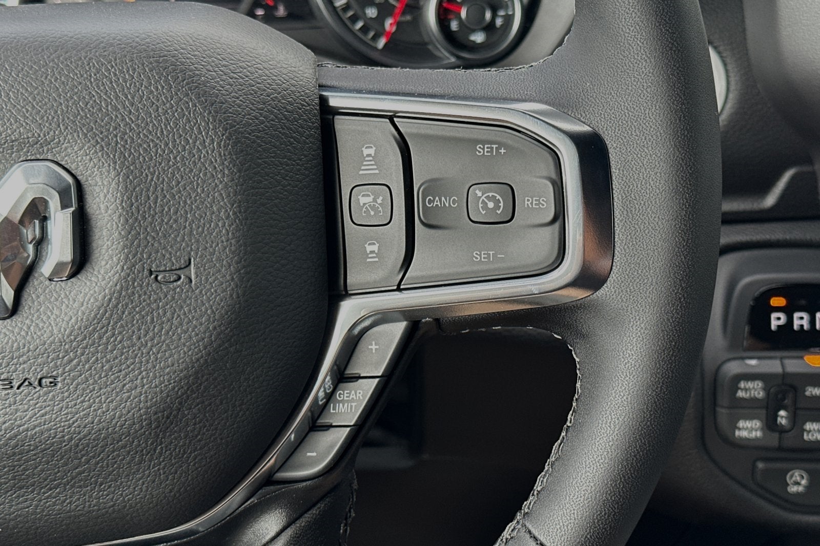 2025 RAM Ram 1500 RAM 1500 LARAMIE CREW CAB 4X4 5'7' BOX