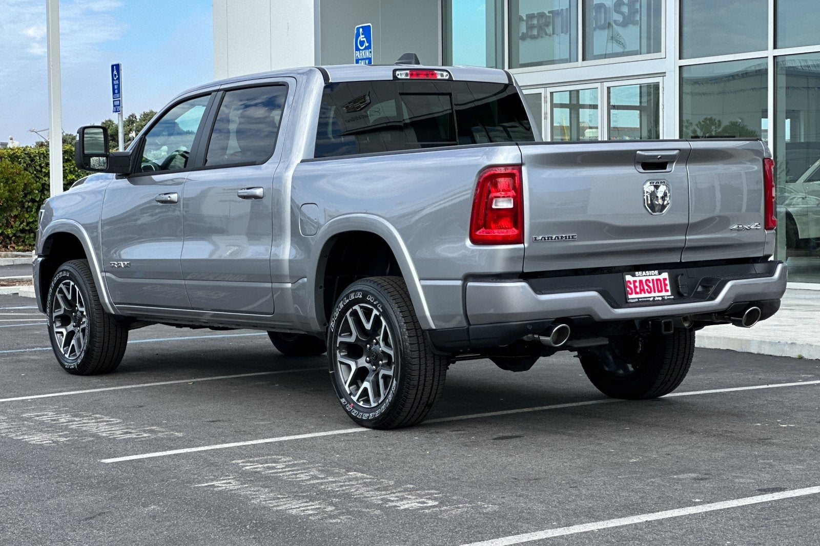 2025 RAM Ram 1500 RAM 1500 LARAMIE CREW CAB 4X4 5'7' BOX