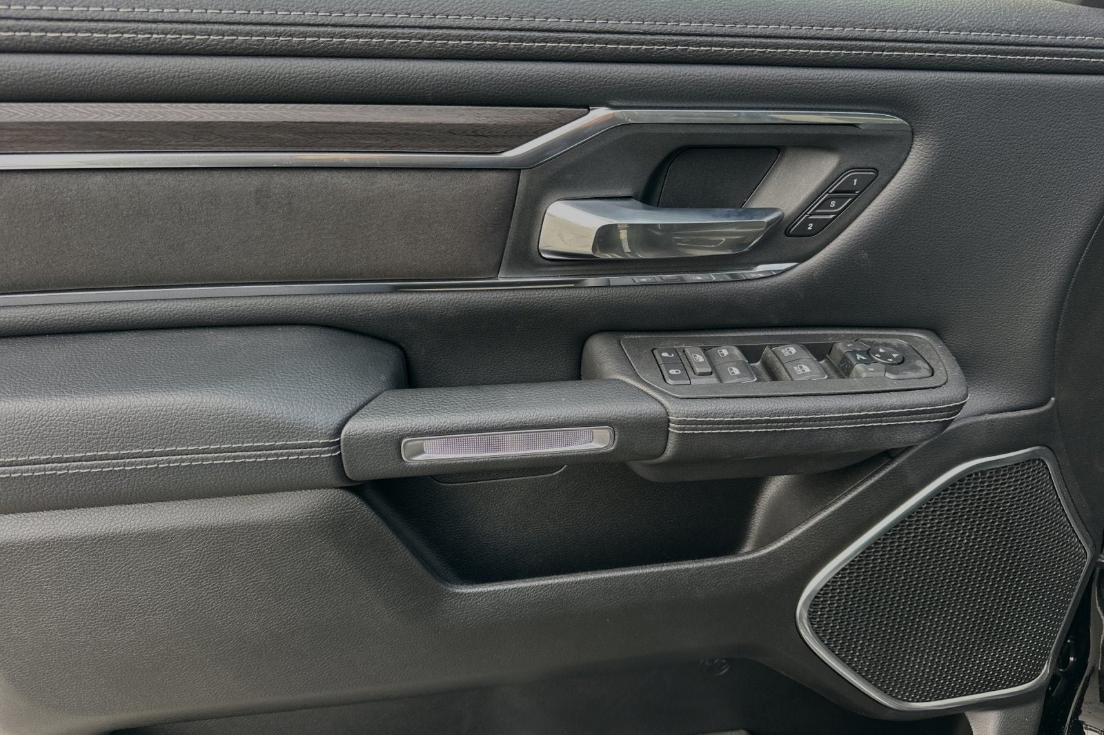 2025 RAM Ram 1500 RAM 1500 LARAMIE CREW CAB 4X4 5'7' BOX