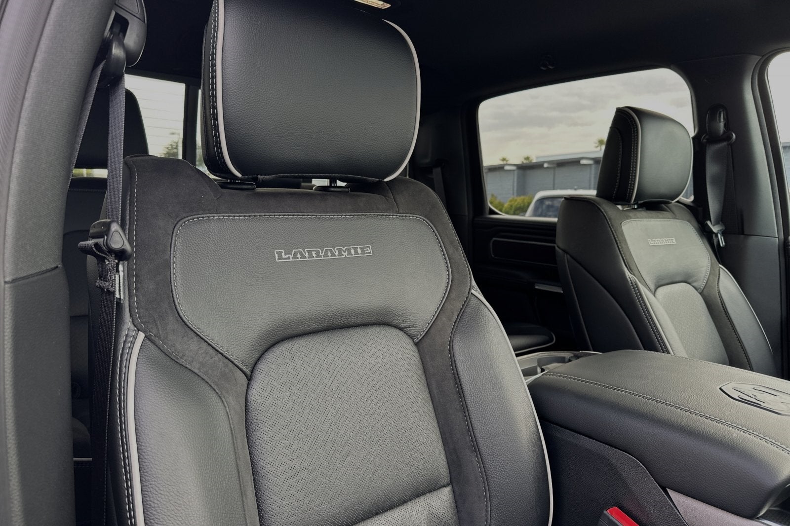 2025 RAM Ram 1500 RAM 1500 LARAMIE CREW CAB 4X4 5'7' BOX