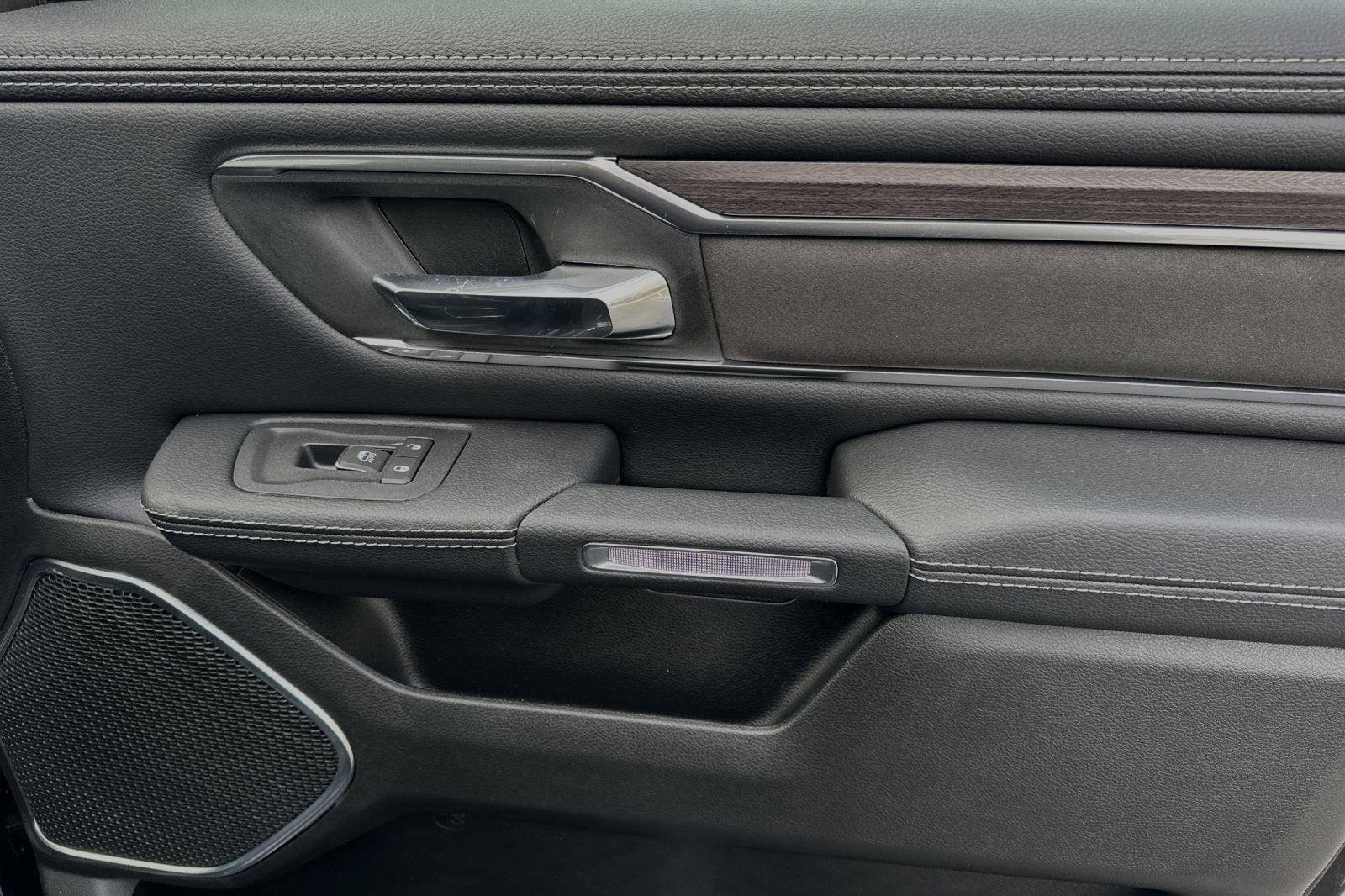 2025 RAM Ram 1500 RAM 1500 LARAMIE CREW CAB 4X4 5'7' BOX