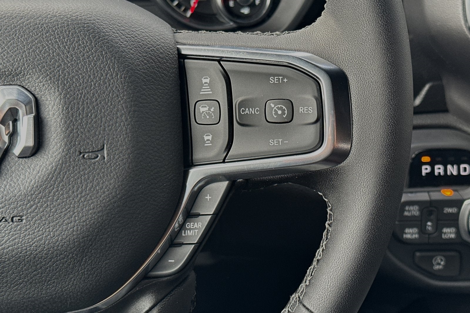 2025 RAM Ram 1500 RAM 1500 LARAMIE CREW CAB 4X4 5'7' BOX