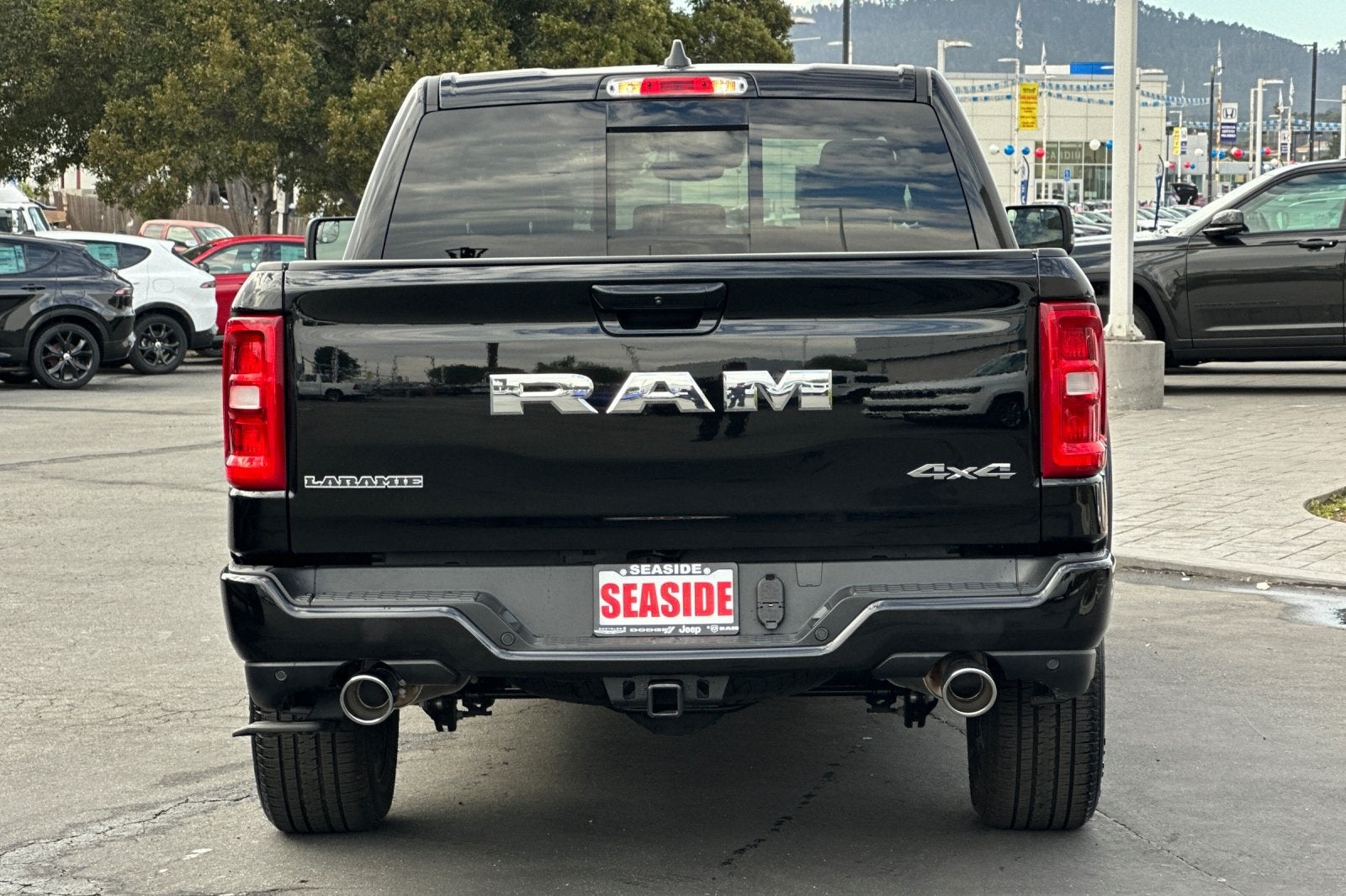 2025 RAM Ram 1500 RAM 1500 LARAMIE CREW CAB 4X4 5'7' BOX