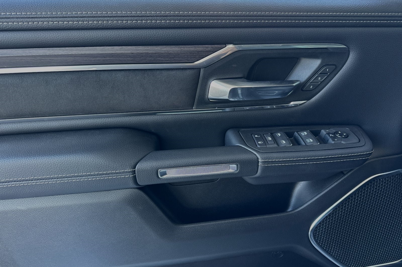 2025 RAM Ram 1500 RAM 1500 LARAMIE CREW CAB 4X4 5'7' BOX