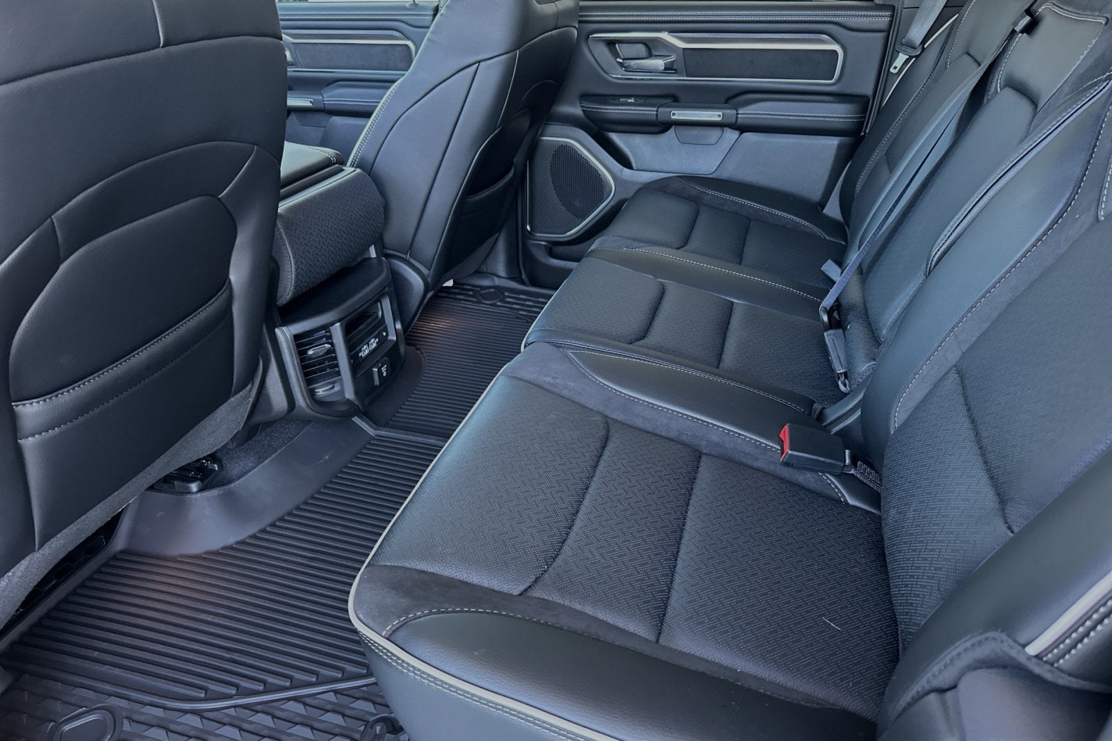 2025 RAM Ram 1500 RAM 1500 LARAMIE CREW CAB 4X4 5'7' BOX