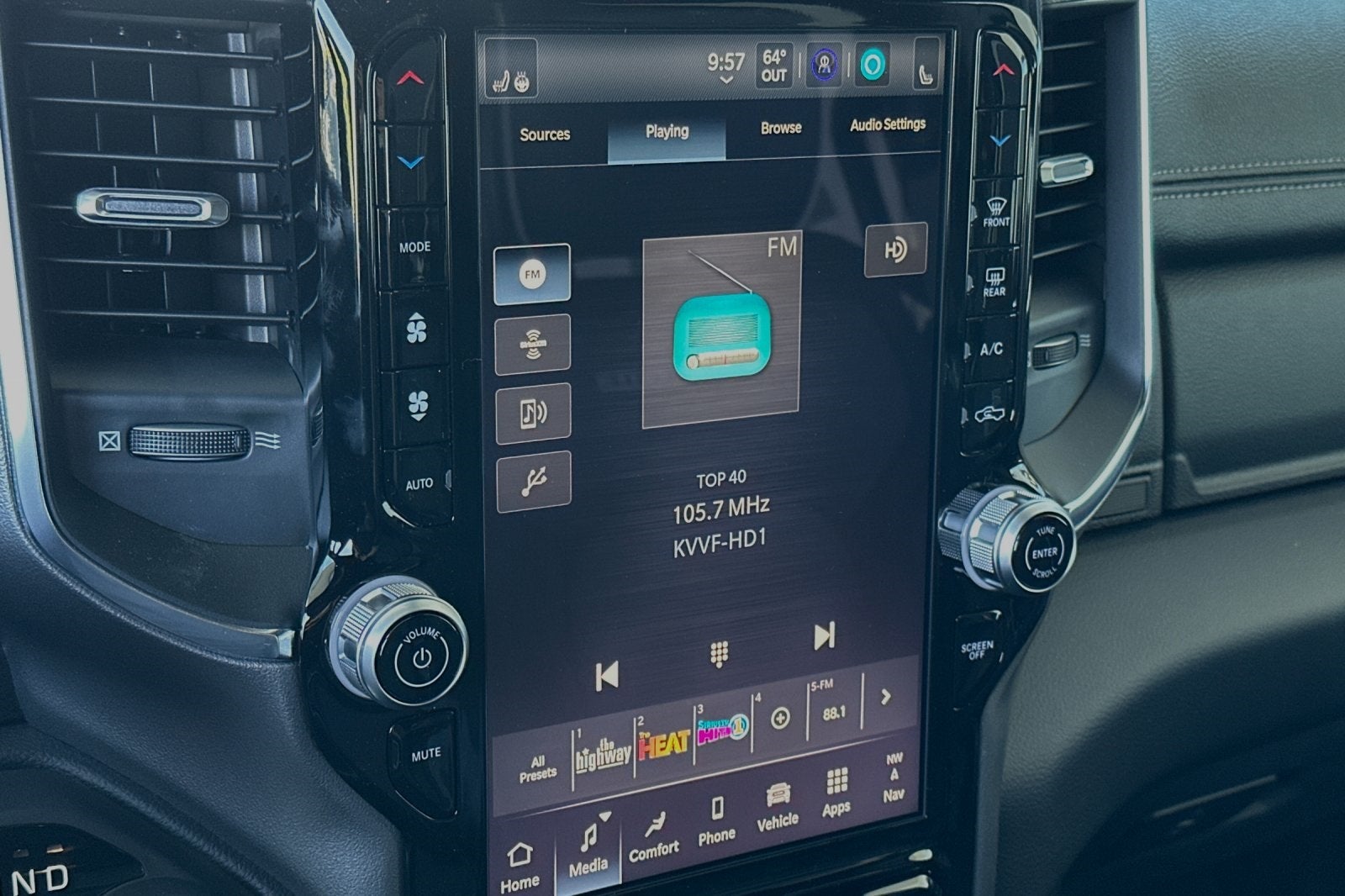 2025 RAM Ram 1500 RAM 1500 LARAMIE CREW CAB 4X4 5'7' BOX