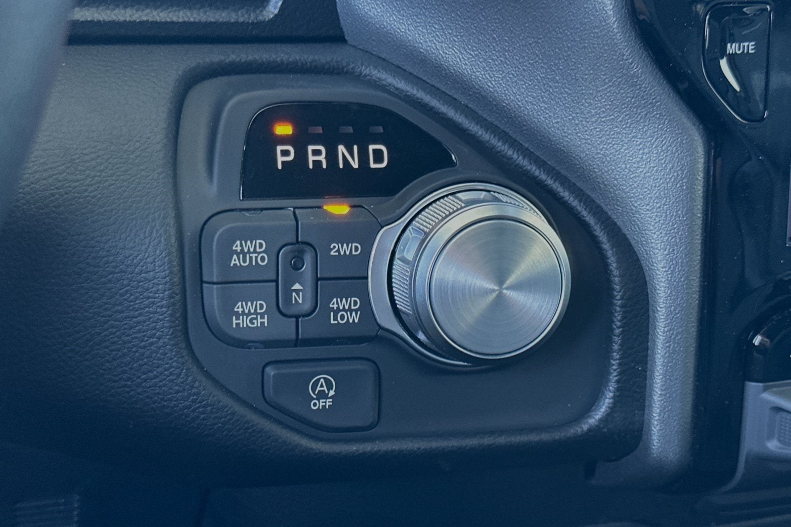 2025 RAM Ram 1500 RAM 1500 LARAMIE CREW CAB 4X4 5'7' BOX