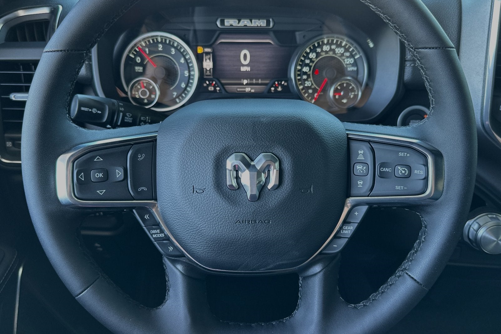 2025 RAM Ram 1500 RAM 1500 LARAMIE CREW CAB 4X4 5'7' BOX