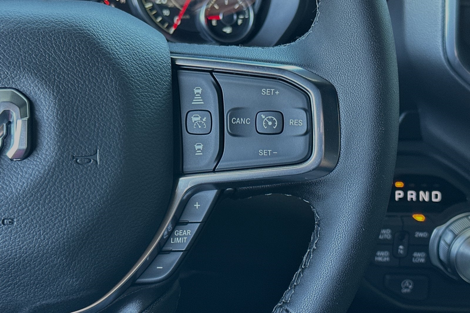 2025 RAM Ram 1500 RAM 1500 LARAMIE CREW CAB 4X4 5'7' BOX