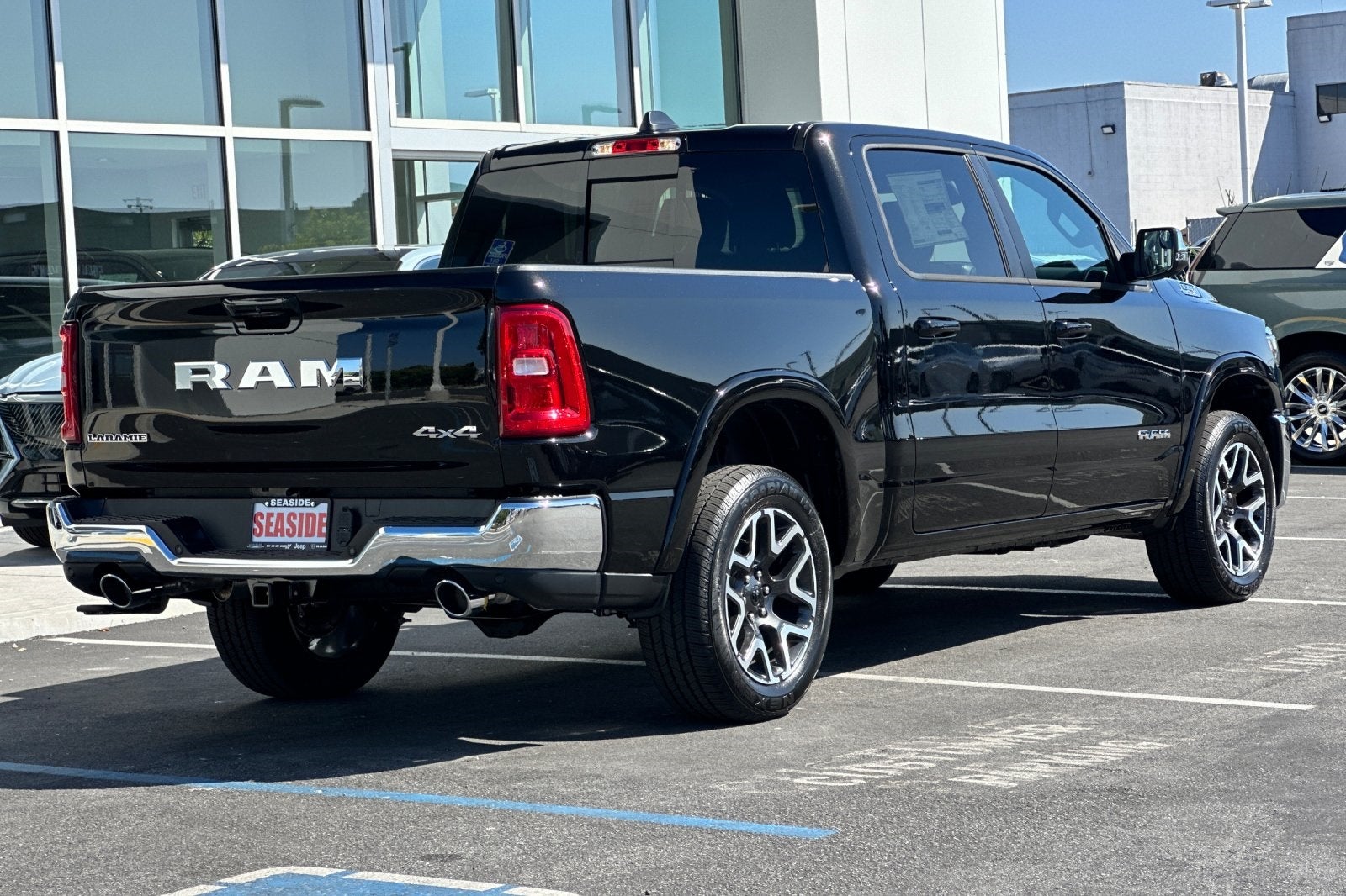 2025 RAM Ram 1500 RAM 1500 LARAMIE CREW CAB 4X4 5'7' BOX