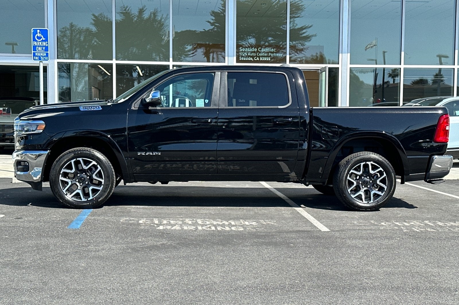 2025 RAM Ram 1500 RAM 1500 LARAMIE CREW CAB 4X4 5'7' BOX