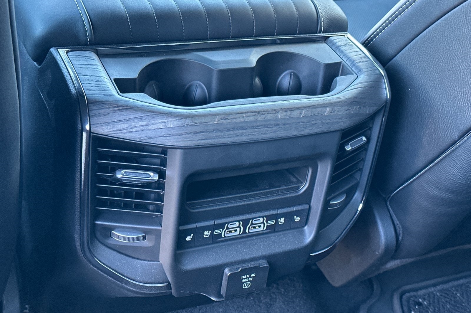 2025 RAM Ram 1500 RAM 1500 LIMITED CREW CAB 4X4 6'4' BOX