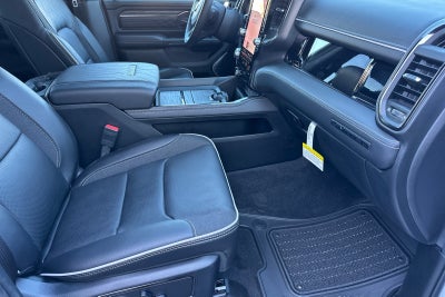 2025 RAM Ram 1500 RAM 1500 LIMITED CREW CAB 4X4 6'4' BOX