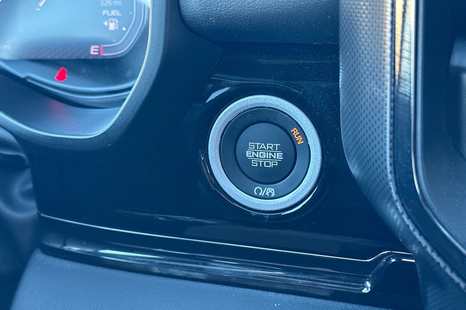 2025 RAM Ram 1500 RAM 1500 LIMITED CREW CAB 4X4 6'4' BOX