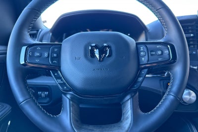 2025 RAM Ram 1500 RAM 1500 LIMITED CREW CAB 4X4 6'4' BOX