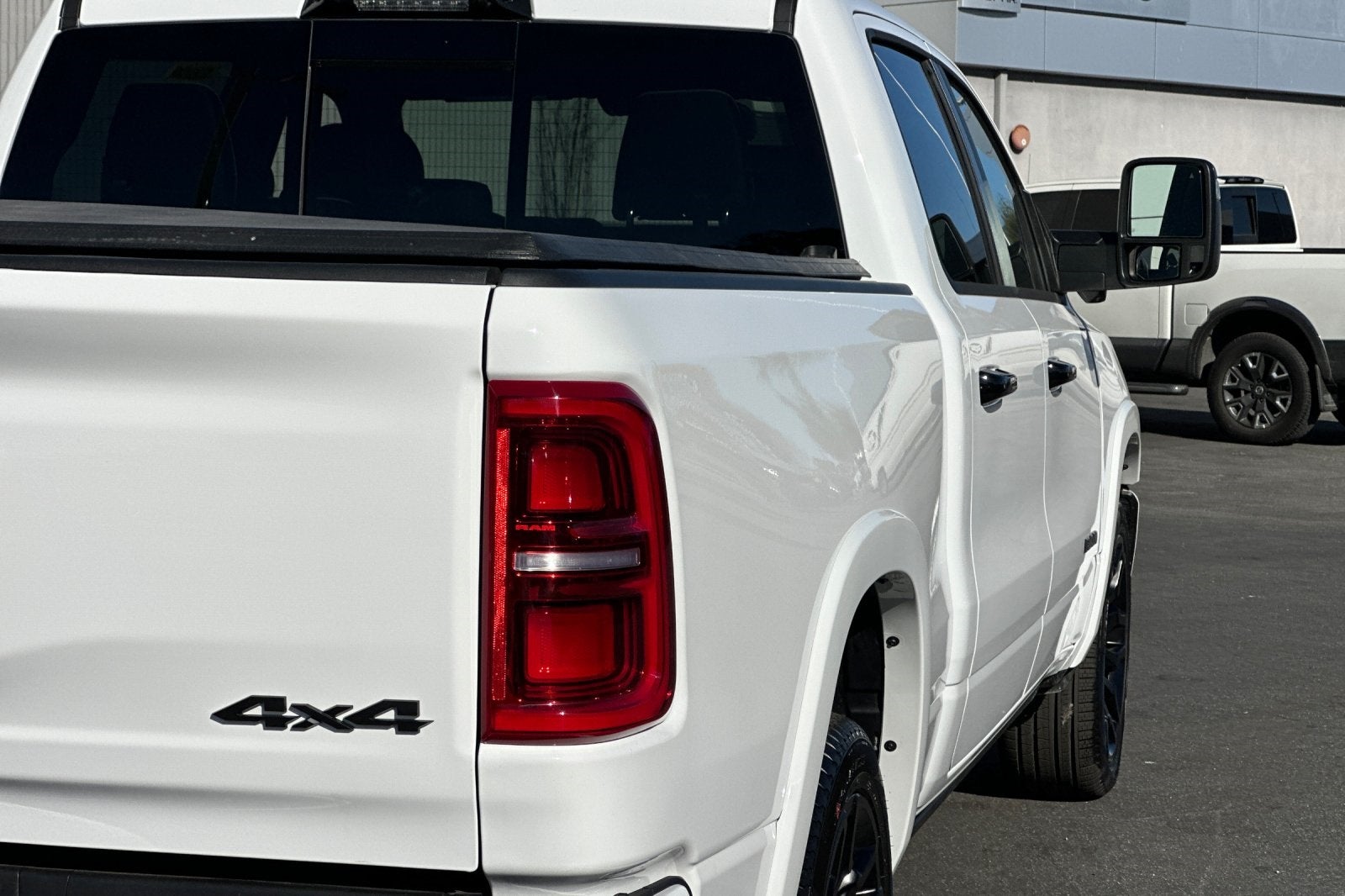 2025 RAM Ram 1500 RAM 1500 LIMITED CREW CAB 4X4 6'4' BOX