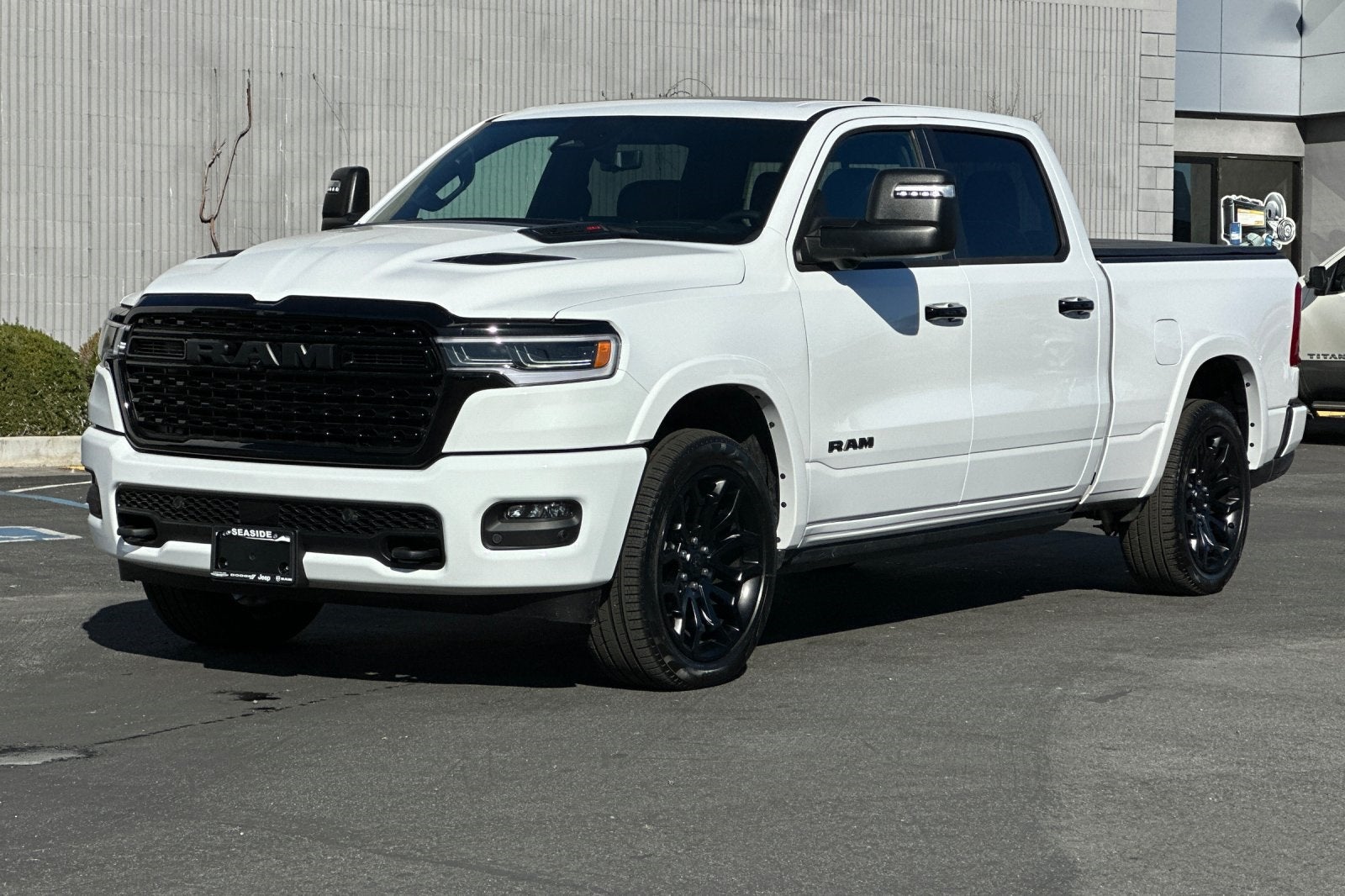 2025 RAM Ram 1500 RAM 1500 LIMITED CREW CAB 4X4 6'4' BOX