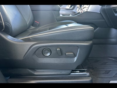 2022 GMC Yukon XL 4WD SLT