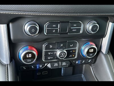 2022 GMC Yukon XL 4WD SLT