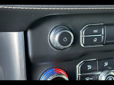 2022 GMC Yukon XL 4WD SLT
