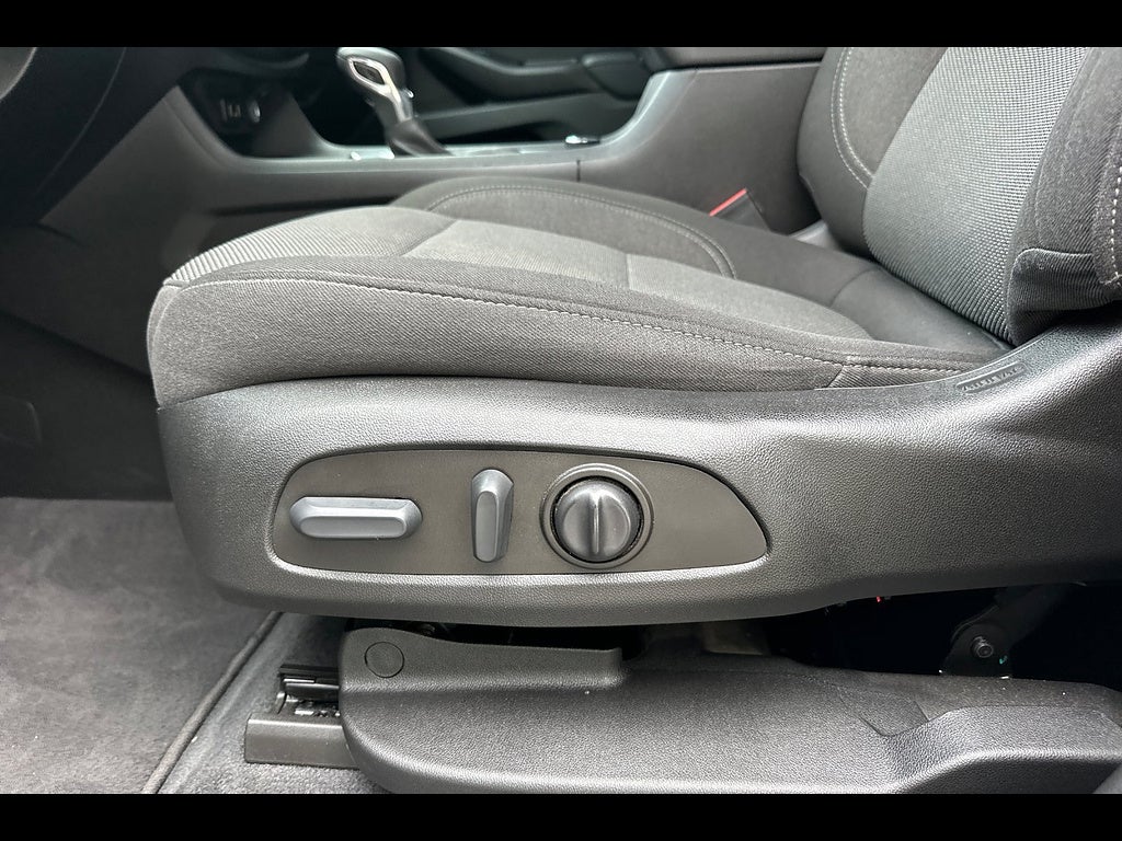 2023 Chevrolet Traverse FWD LT Cloth