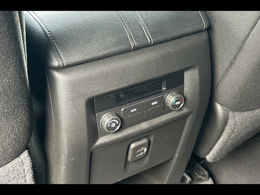 2023 Chevrolet Traverse FWD LT Cloth