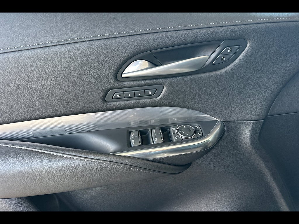 2025 Cadillac XT4 FWD Premium Luxury