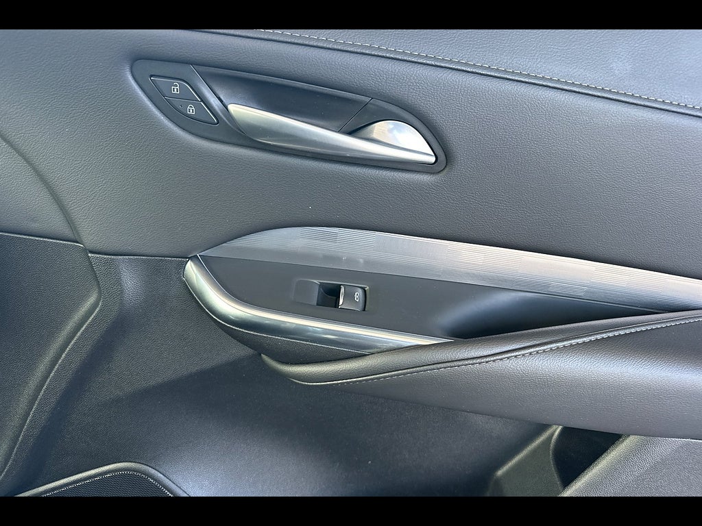 2025 Cadillac XT4 FWD Premium Luxury