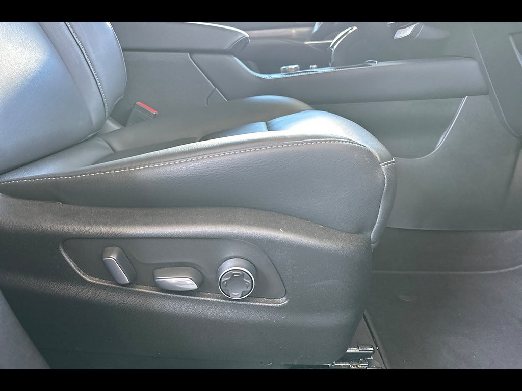 2025 Cadillac XT4 FWD Premium Luxury