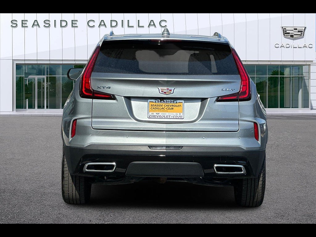 2025 Cadillac XT4 FWD Premium Luxury