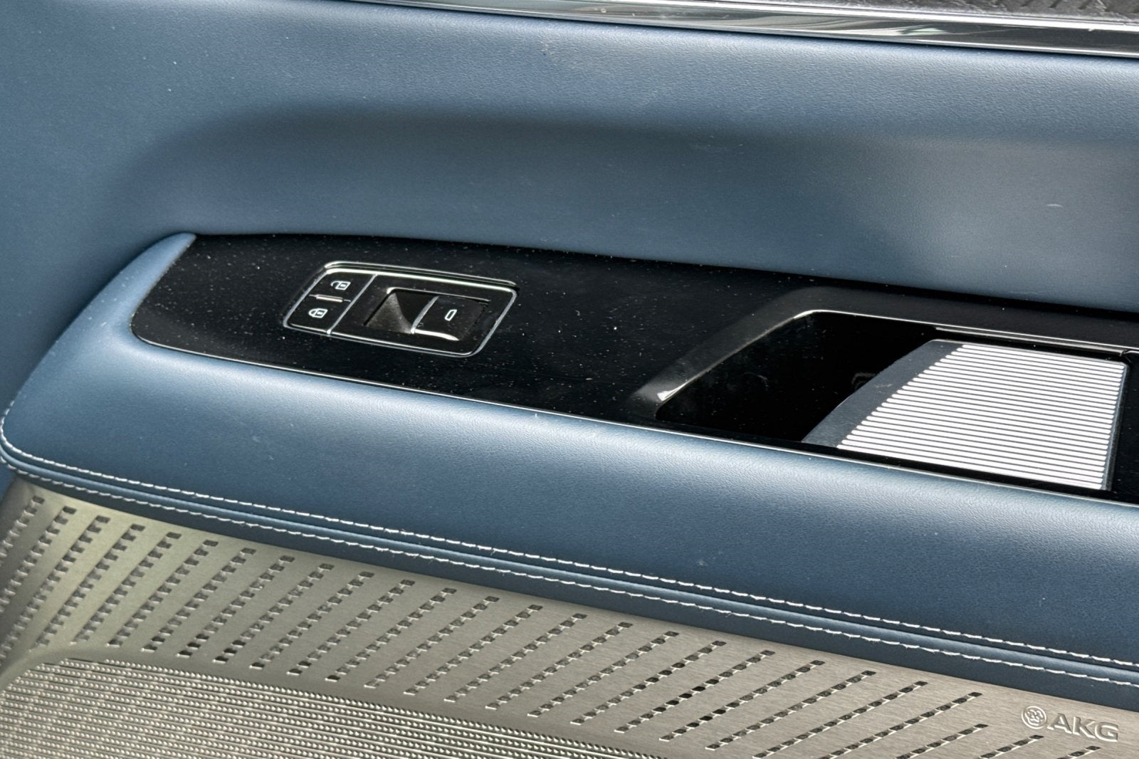 2025 Cadillac ESCALADE IQ Sport 2 AWD