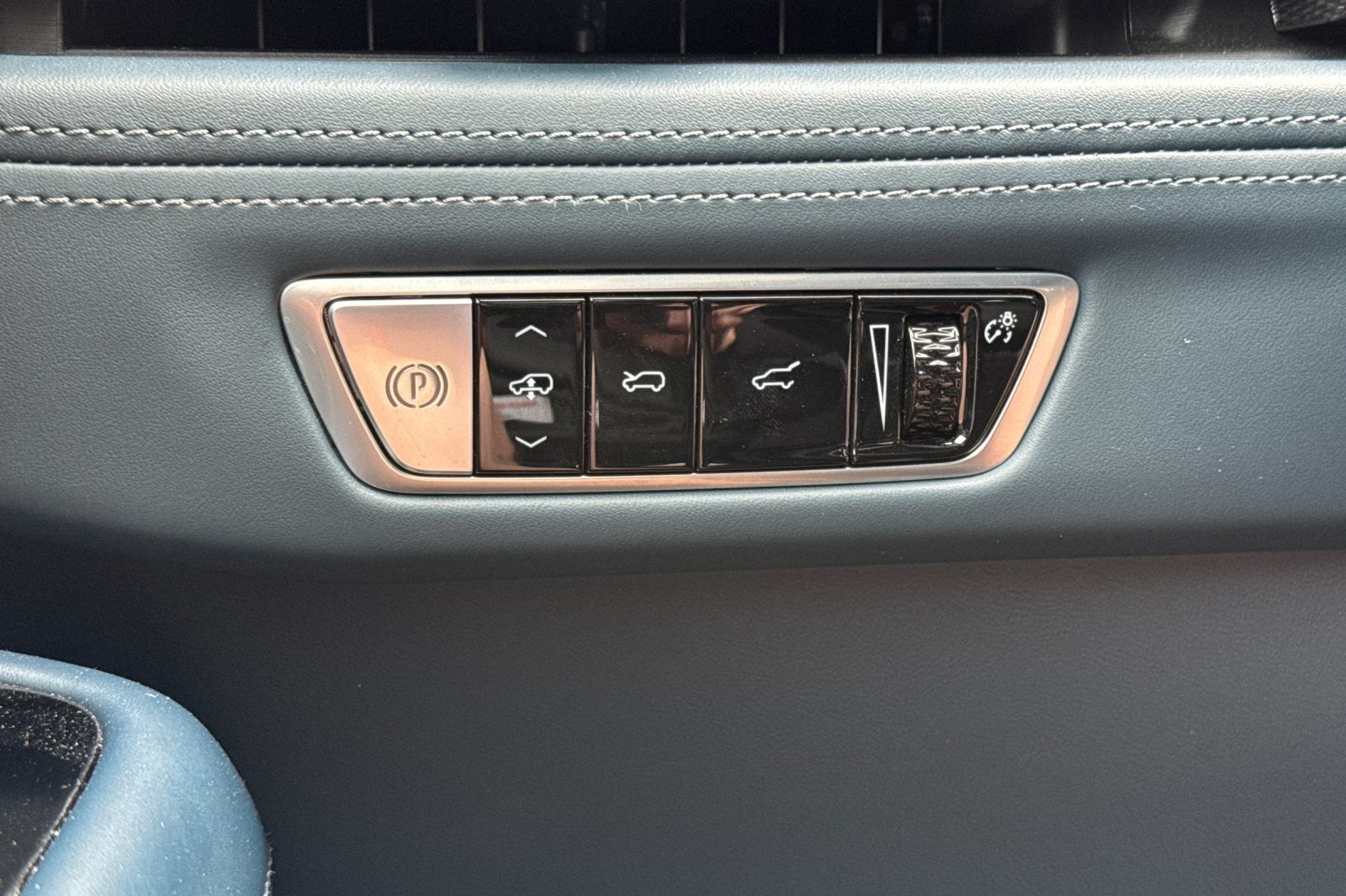 2025 Cadillac ESCALADE IQ Sport 2 AWD