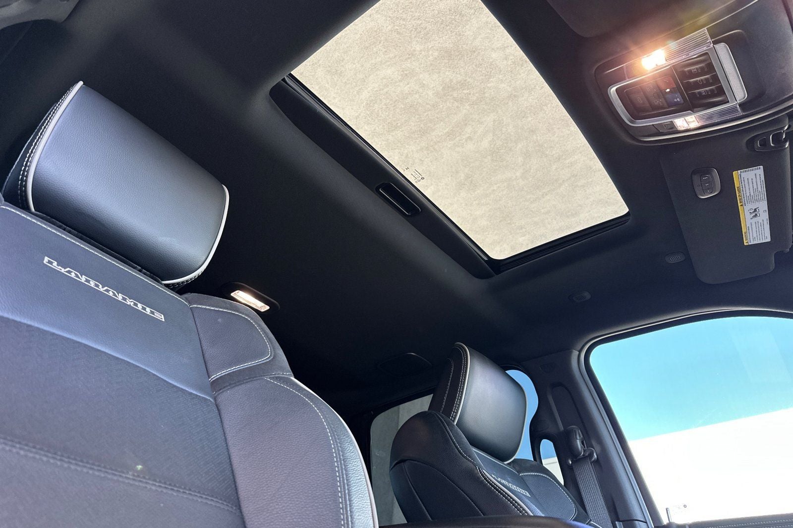 2024 RAM 3500 Laramie Crew Cab 4x4 8' Box