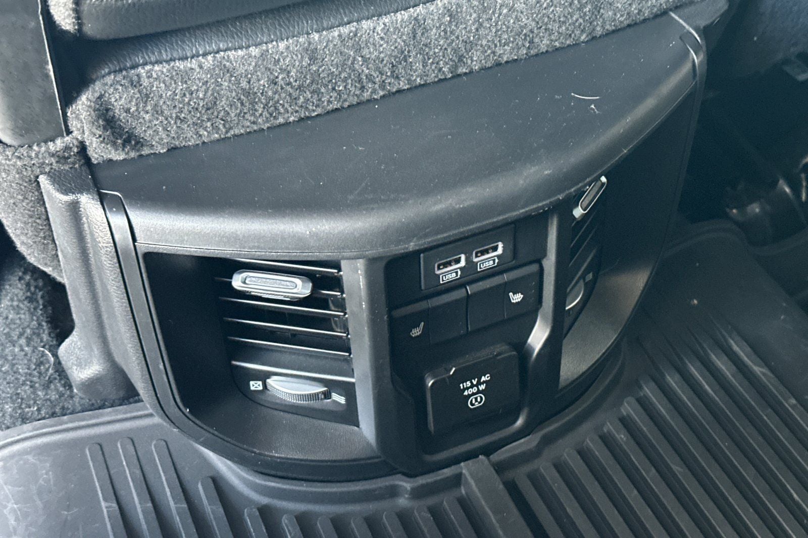 2024 RAM 3500 Laramie Crew Cab 4x4 8' Box