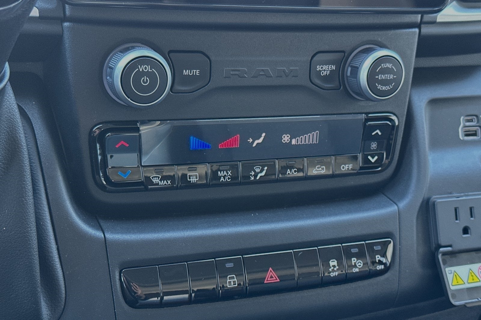 2024 RAM Ram ProMaster RAM PROMASTER 1500 SLT CARGO VAN HIGH ROOF 136' WB