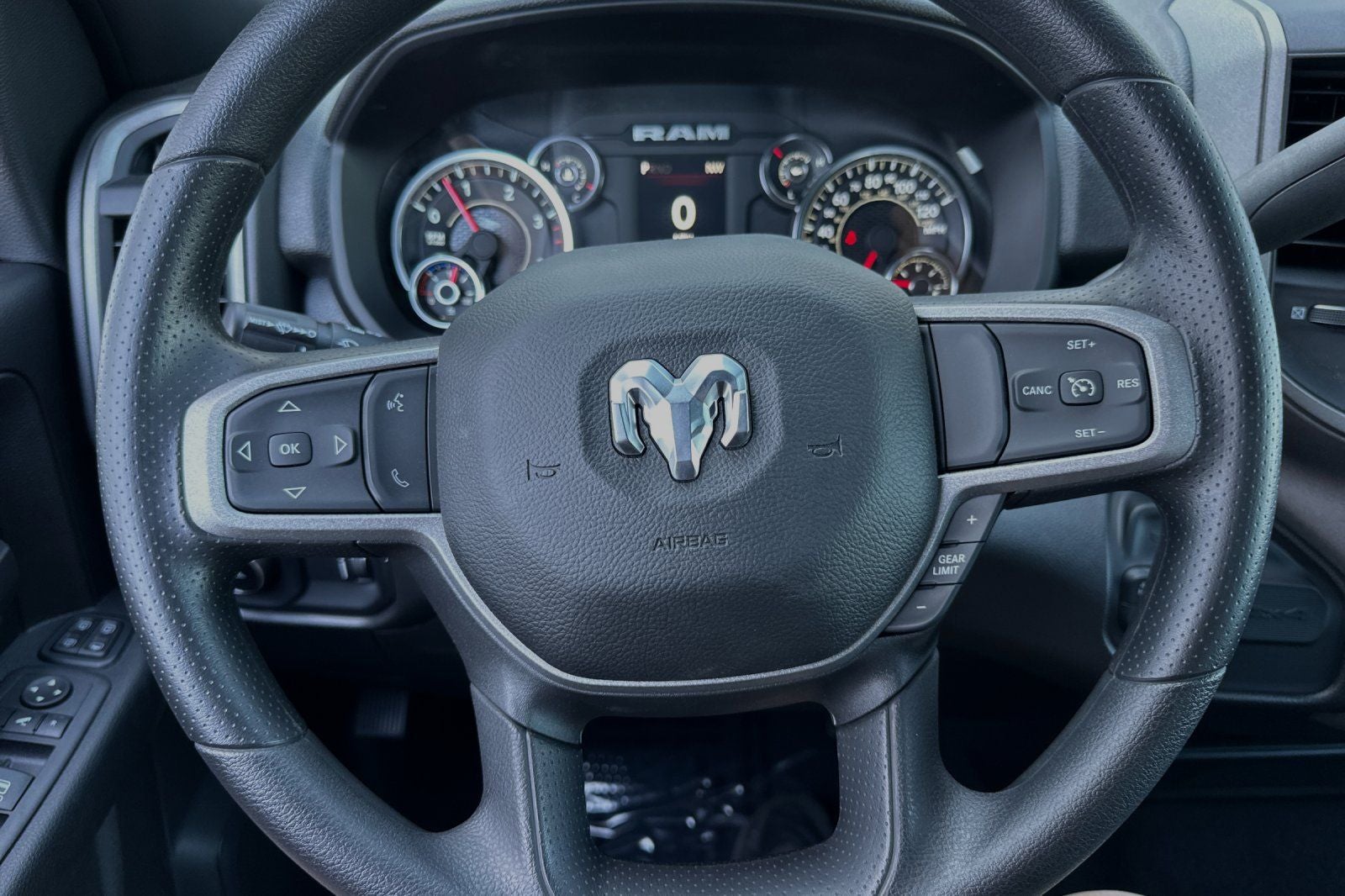 2024 RAM Ram 2500 RAM 2500 TRADESMAN CREW CAB 4X4 6'4' BOX