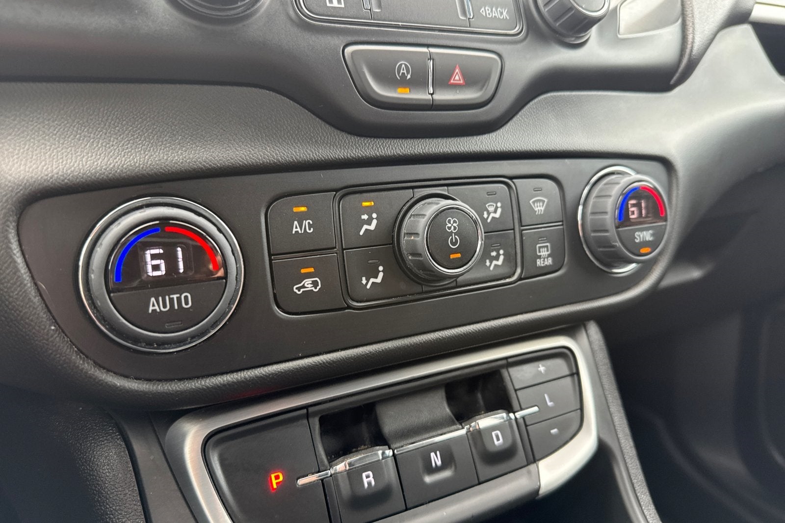 2023 GMC Terrain FWD SLT