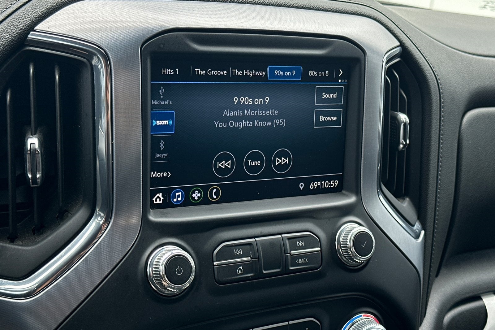 2022 GMC Sierra 1500 Limited 4WD Crew Cab Short Box Elevation