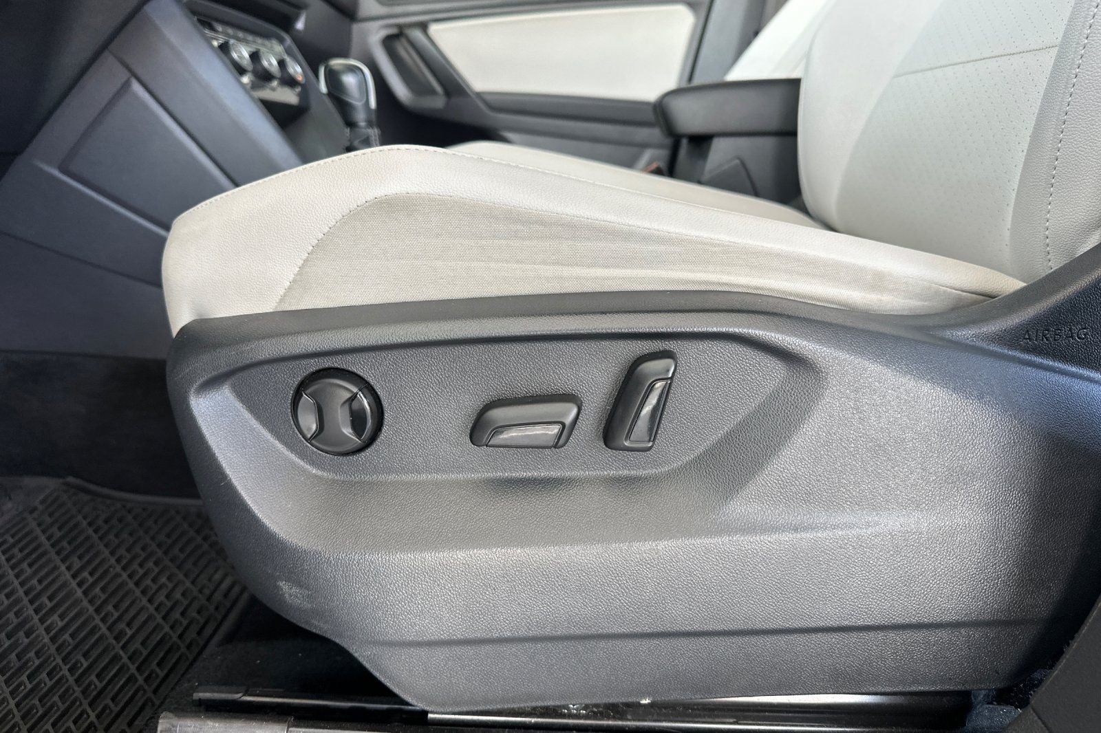 2021 Volkswagen Tiguan 2.0T SE R-Line Black