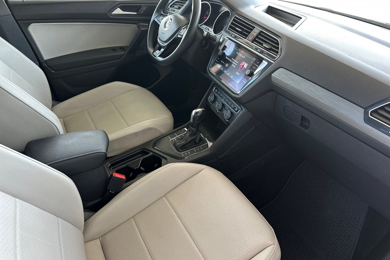 2021 Volkswagen Tiguan 2.0T SE R-Line Black