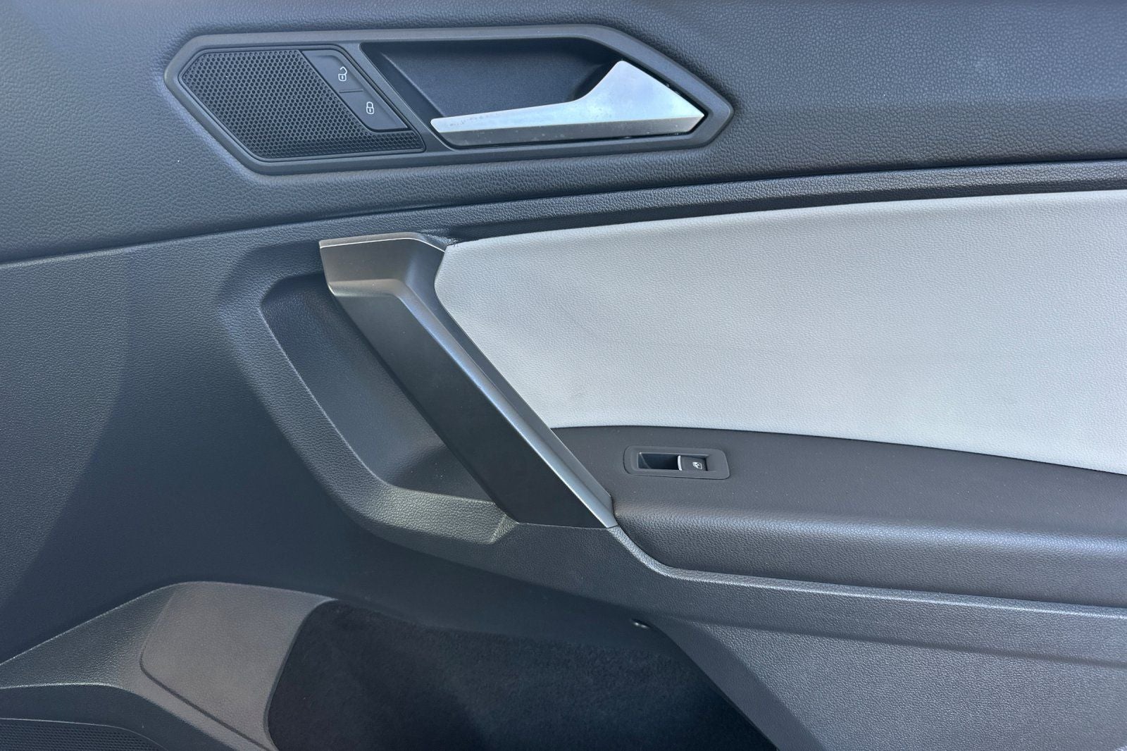 2021 Volkswagen Tiguan 2.0T SE R-Line Black