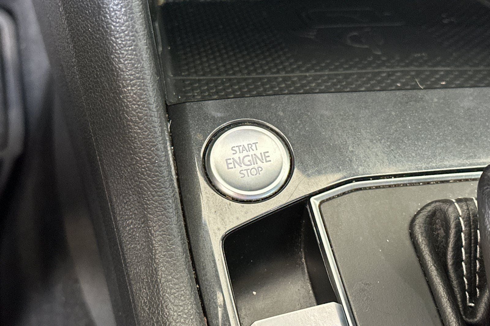 2021 Volkswagen Tiguan 2.0T SE R-Line Black