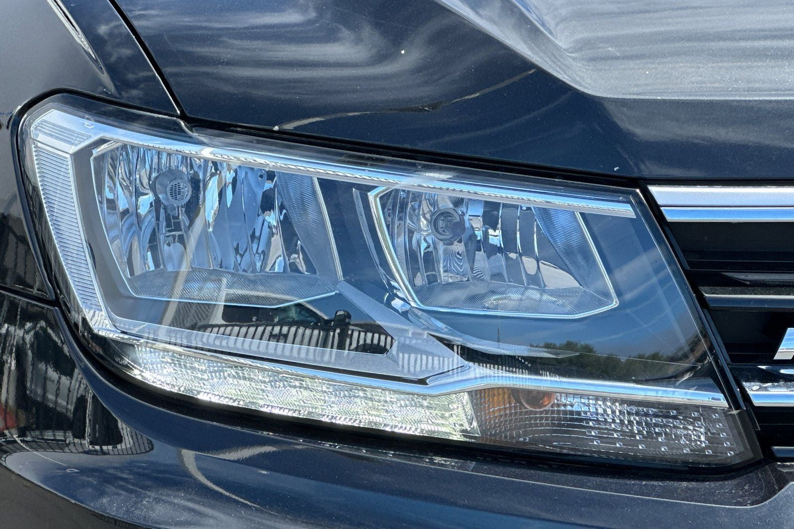 2021 Volkswagen Tiguan 2.0T SE R-Line Black