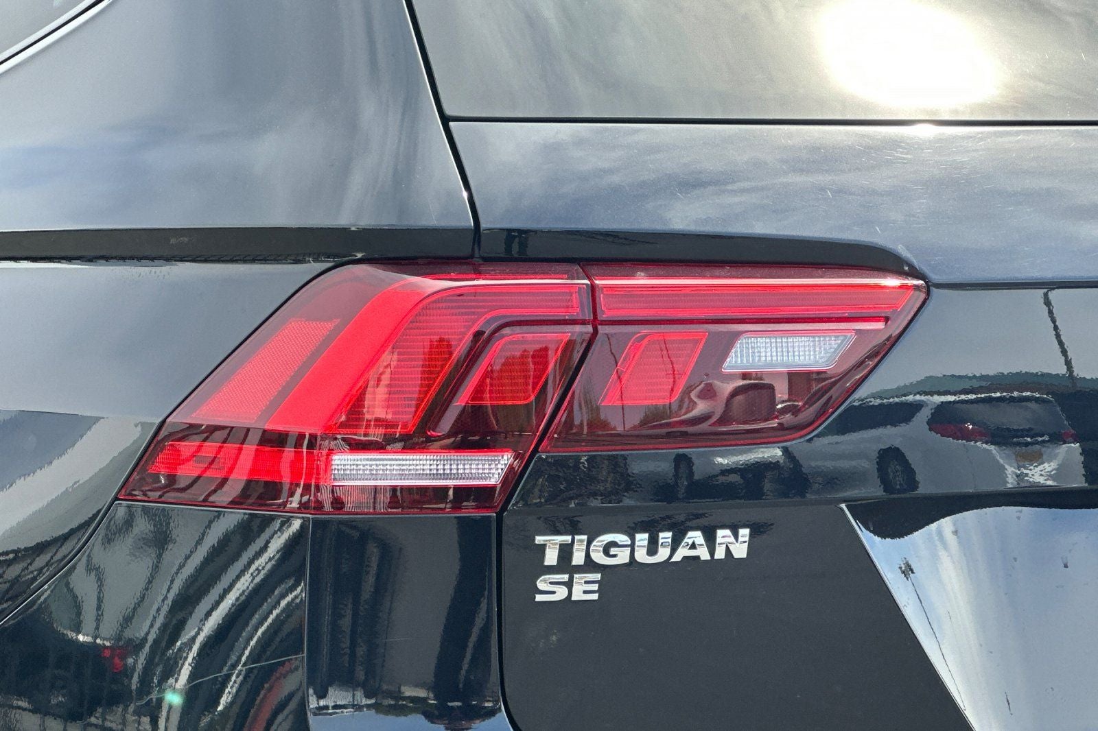 2021 Volkswagen Tiguan 2.0T SE R-Line Black