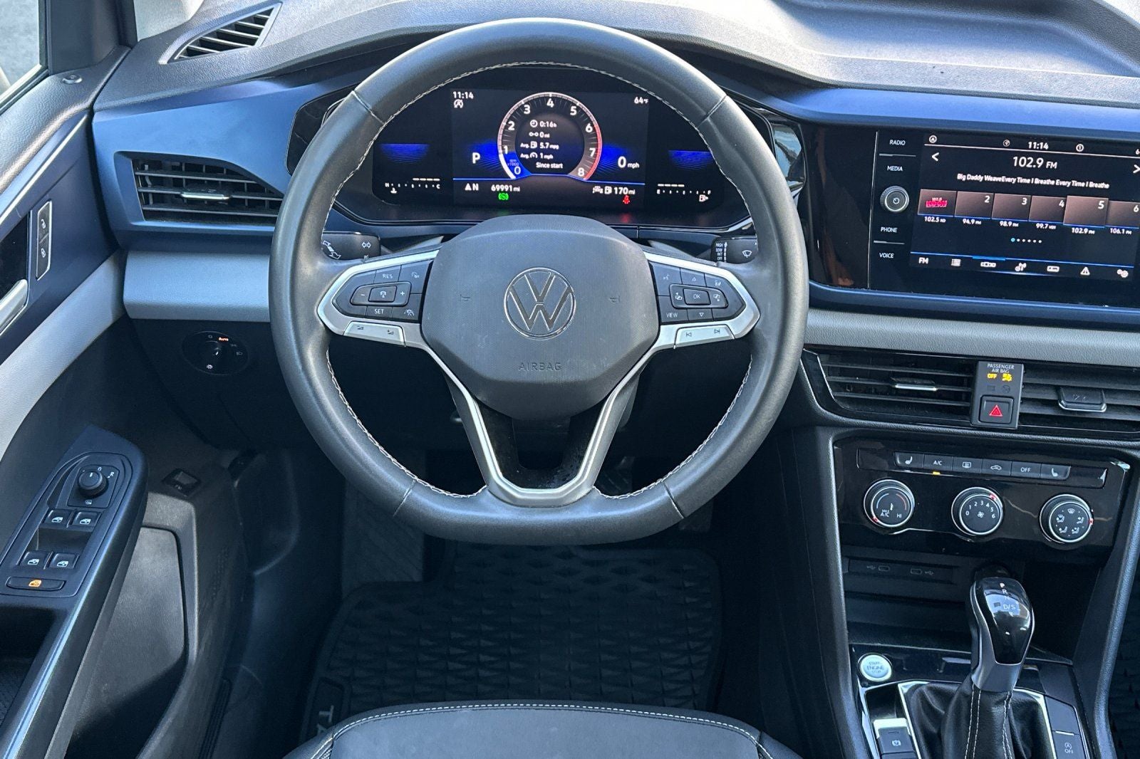 2023 Volkswagen Taos 1.5T SE