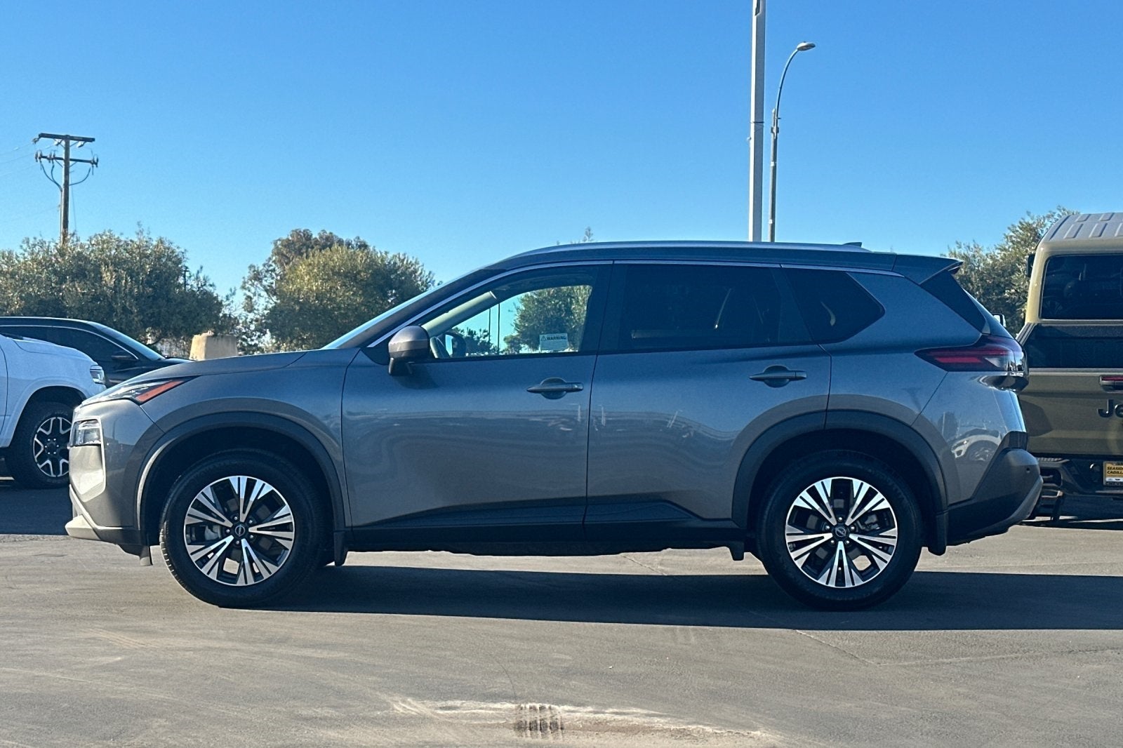 2023 Nissan Rogue SV FWD