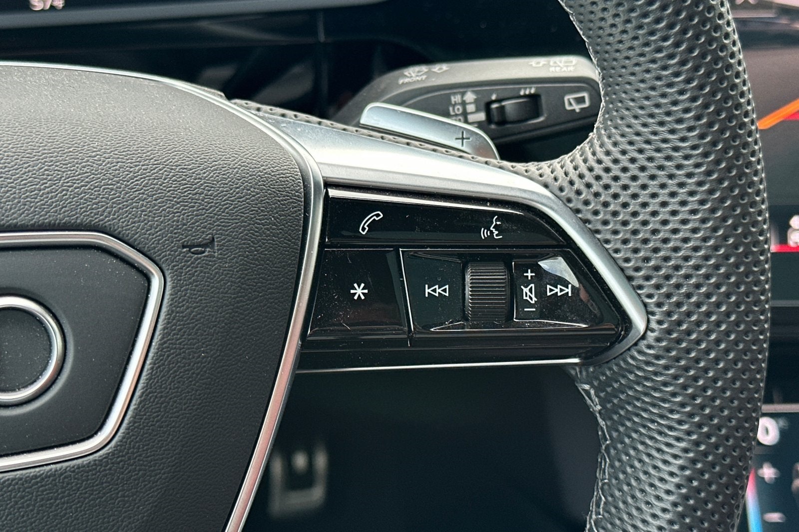 2024 Audi SQ8 e-tron Prestige quattro