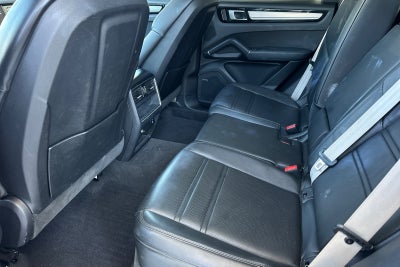 2023 Porsche Cayenne S Platinum Edition